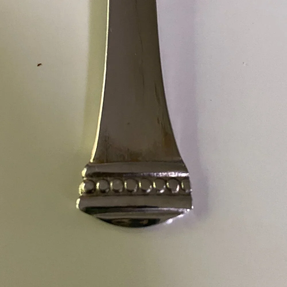 Towle Sugar Shell stainless steel spoon Classique Bead glossy finish